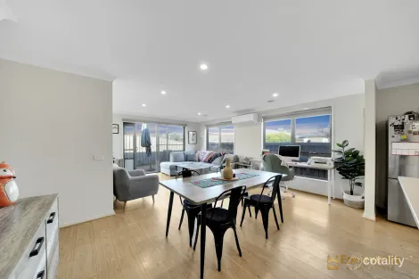 Property photo of 9 Aporum Avenue Wyndham Vale VIC 3024