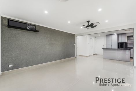 Property photo of 13 Goldsmith Close Wetherill Park NSW 2164