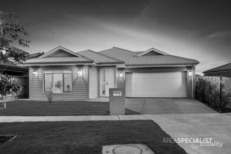 Property photo of 8 Sugarloaf Grove Werribee VIC 3030