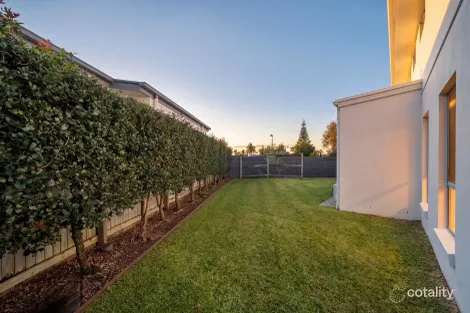 Property photo of 38 Waterway Drive Birtinya QLD 4575