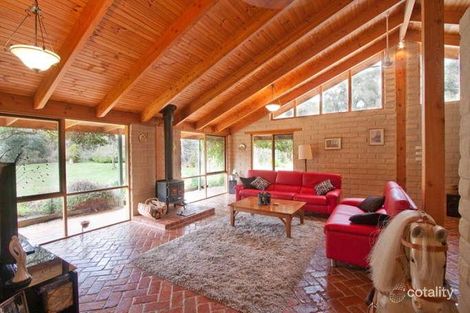 Property photo of 115 Marsh Court Woodend VIC 3442