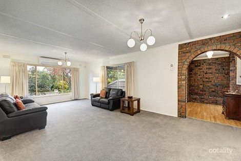 Property photo of 2 Phillips Crescent Rosanna VIC 3084