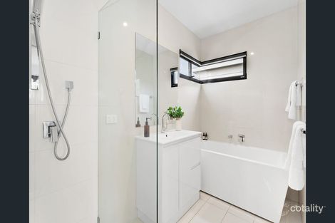 Property photo of 1 Barnard Grove Kew VIC 3101