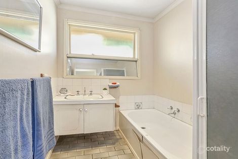 Property photo of 16 Lewis Court Grovedale VIC 3216