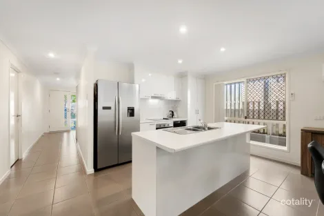 Property photo of 15 Bowerbird Crescent Dakabin QLD 4503
