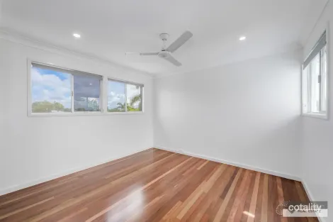 Property photo of 42 Fairway Drive Bargara QLD 4670