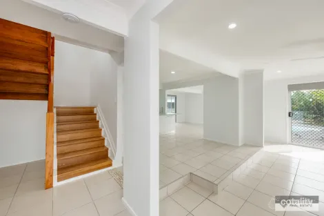 Property photo of 42 Fairway Drive Bargara QLD 4670