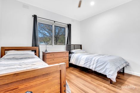 Property photo of 35 Grandview Court Beveridge VIC 3753