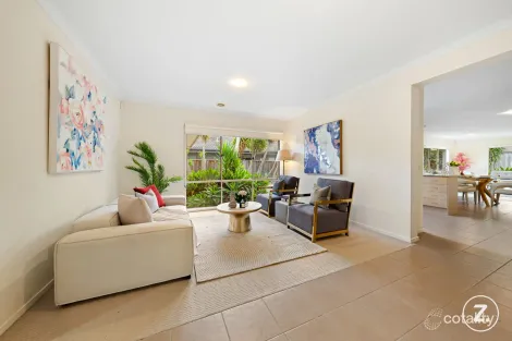 Property photo of 124 Sandhurst Boulevard Sandhurst VIC 3977