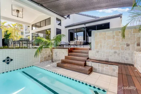 Property photo of 10 Palmer Court Newport QLD 4020