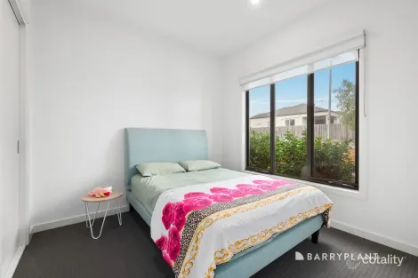 Property photo of 46 Yellow Brick Road Doreen VIC 3754