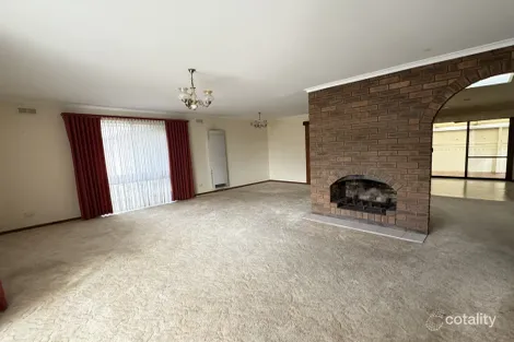 Property photo of 10 Coster Circle Traralgon VIC 3844