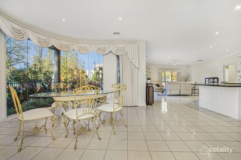 Property photo of 9 St Michaels Place Lake Gardens VIC 3355