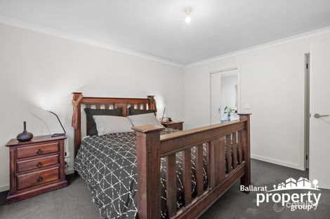 Property photo of 8 Newhaven Close Mount Pleasant VIC 3350