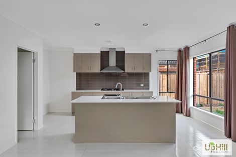 Property photo of 8 Sloane Drive Clyde North VIC 3978