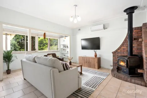56 Preston St, Figtree, NSW 2525