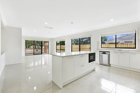 Property photo of 21 Lauder Place Romsey VIC 3434