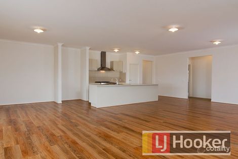 Property photo of 4 Cassowary Avenue Pakenham VIC 3810