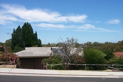 17 Challenger Ave, Parmelia, WA 6167