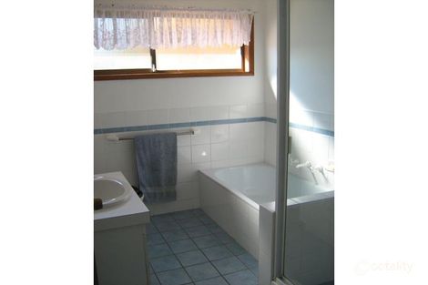 Property photo of 13 Cheeryble Place Ambarvale NSW 2560