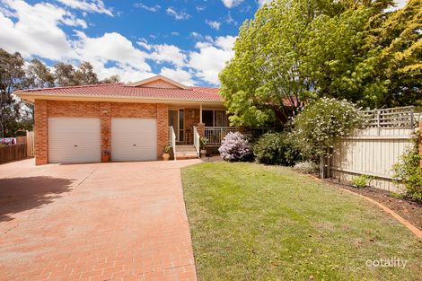Property photo of 4 Elouera Court Jerrabomberra NSW 2619