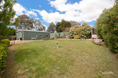 Property photo of 4 Elouera Court Jerrabomberra NSW 2619