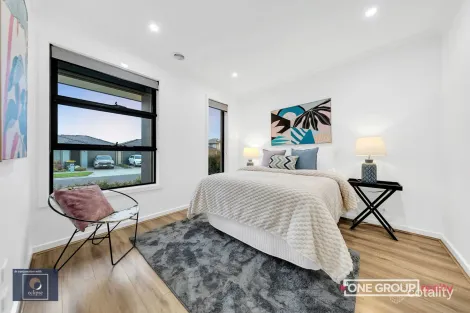 Property photo of 5 Daisy Drive Donnybrook VIC 3064