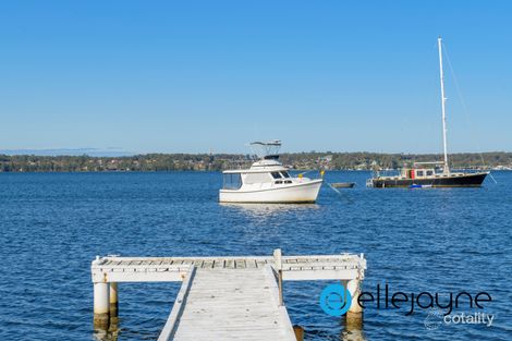 Property photo of 40 Stingaree Point Drive Dora Creek NSW 2264