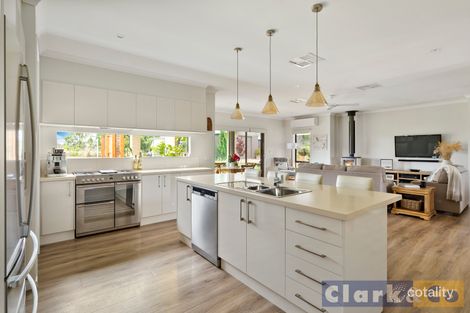 Property photo of 10 Greenfields Way Mansfield VIC 3722