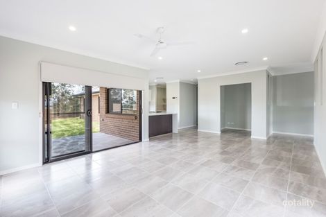 Property photo of 9 Soho Drive Deebing Heights QLD 4306