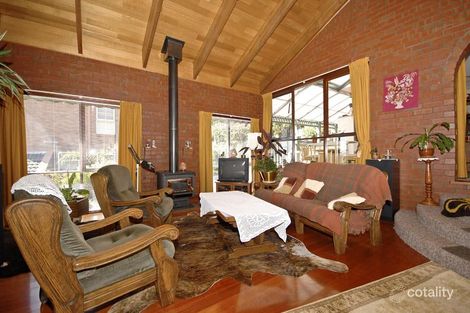 Property photo of 8 Drummer Hill Lane Mooroolbark VIC 3138