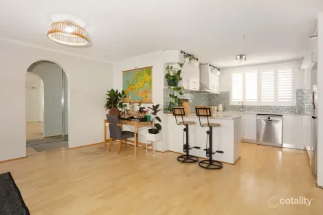 Property photo of 2/12 Second Avenue Broadbeach QLD 4218