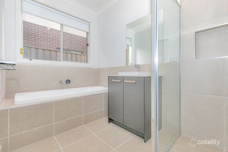 Property photo of 17 Naroon Drive Kalkallo VIC 3064