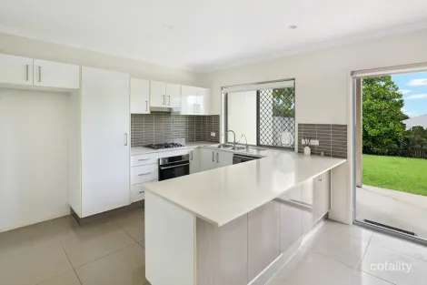 1/2 Photinia Cres, Mountain Creek, QLD 4557