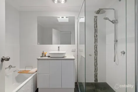 Property photo of 187/641 Pine Ridge Road Biggera Waters QLD 4216