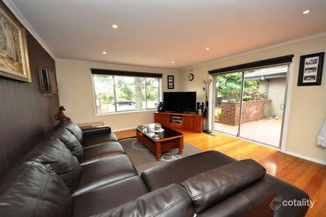 Property photo of 32 Hillview Drive Kilsyth VIC 3137