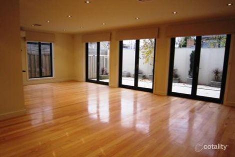 Property photo of 2/9 Walerna Road Glen Iris VIC 3146