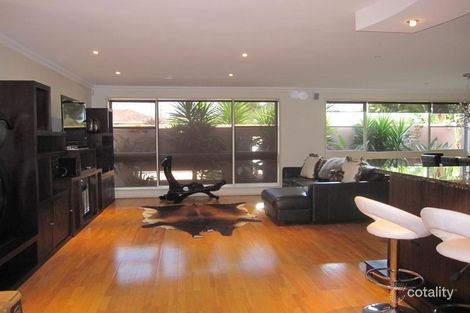 Property photo of 32 Eumeralla Road Caulfield South VIC 3162