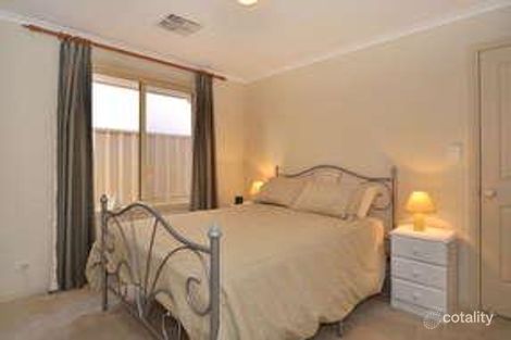 Property photo of 2 Arcadia Avenue Hindmarsh Island SA 5214