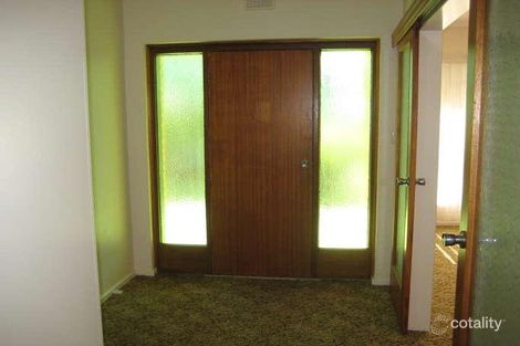 Property photo of 5 Hilltop Drive Loxton SA 5333