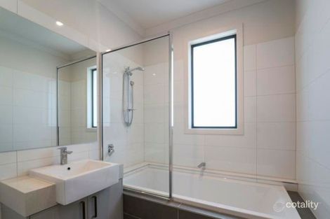 Property photo of 2/25 Simpsons Road Box Hill VIC 3128