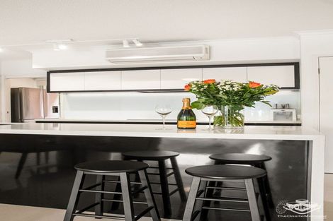 Property photo of 15 Vernon Terrace Teneriffe QLD 4005