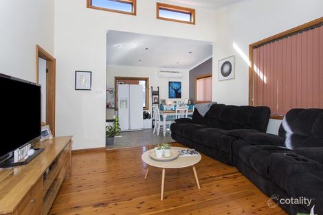 Property photo of 14 Roycroft Avenue Mount Warrigal NSW 2528