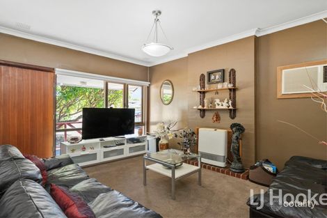 7 Kelly St, Cloverdale, WA 6105