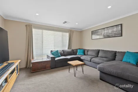 Property photo of 16 Carrow Bend Baldivis WA 6171