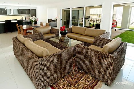 Property photo of 17 Golden Bear Drive Arundel QLD 4214