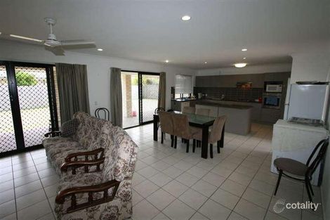 Property photo of 40 Eimeo Place Sandstone Point QLD 4511