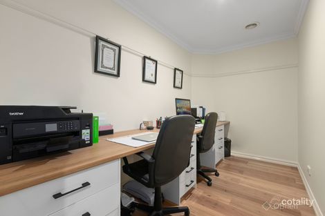 Property photo of 1 Normanton Place Berwick VIC 3806