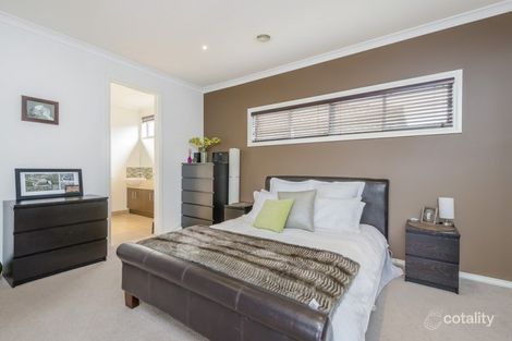 Property photo of 32 Mowbray Drive Point Cook VIC 3030