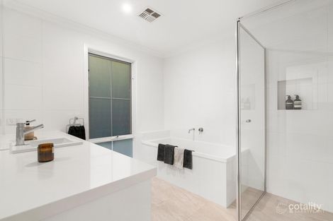 Property photo of 2 Cresthaven Court Donvale VIC 3111